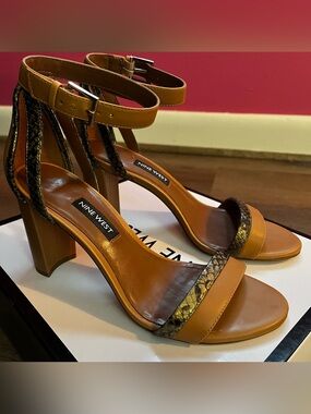 New Nine West Snake Pattern & Tan Leather Strapped Chunky Heels